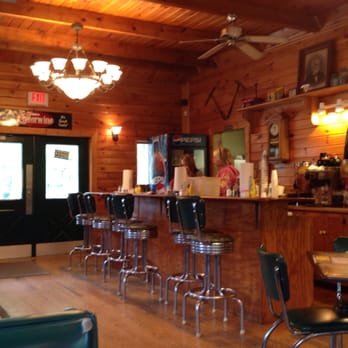 Yesterdays Grill - Bright, clean interior - American Near Me - Snow Camp, North Carolina