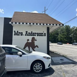 Exterior outside entrance of Anderson's Mrs Pet Grooming - Saint Louis, Missouri Exterior outside entrance of Anderson's Mrs Pet Grooming - Saint Louis, Missouri