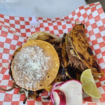 Tacos El Vaquero - Quesabirria tacos - Food Trucks Near Me - Castaic, California Tacos El Vaquero - Quesabirria tacos - Food Trucks Near Me - Castaic, California