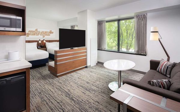 Hilton Fairfax by null