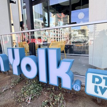 Broken Yolk Cafe - Breakfast & Brunch Near Me - Las Vegas, Nevada Broken Yolk Cafe - Breakfast & Brunch Near Me - Las Vegas, Nevada