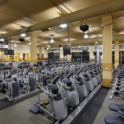 24 Hour Fitness by null