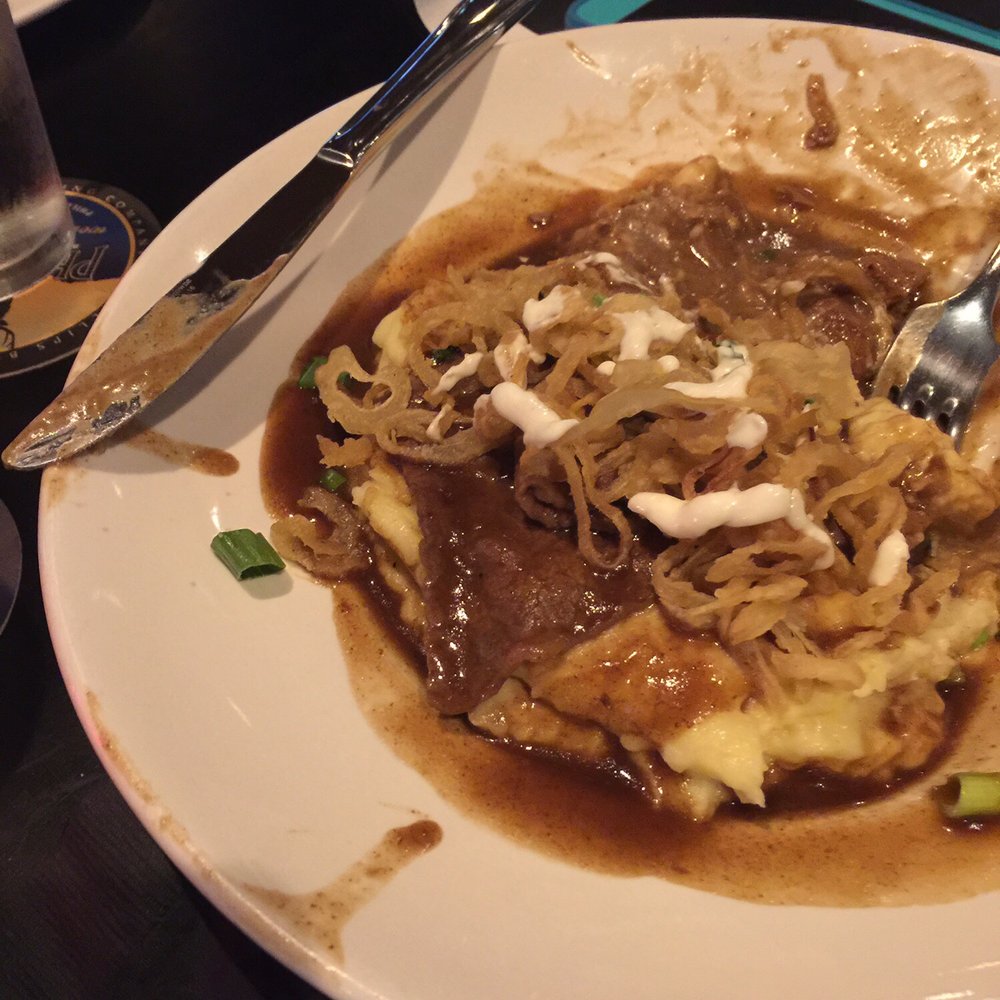 Redd's Pub - Braised Beef with Yorkshire Pudding delicious - Pubs Near Me - Victoria, British Columbia Redd's Pub - Braised Beef with Yorkshire Pudding delicious - Pubs Near Me - Victoria, British Columbia