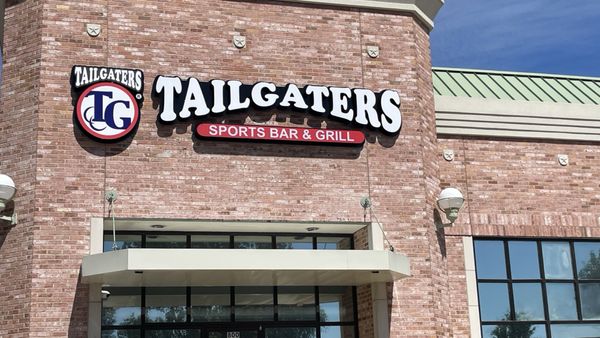 Tailgaters Bar And Grill