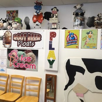 Cold Cow - Interior - Ice Cream & Frozen Yogurt Near Me - Saint Augustine, Florida