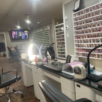 Broadmoor Nails and Spa - A good selection of colors - Nail Salons Near Me - Shreveport, Louisiana Broadmoor Nails and Spa - A good selection of colors - Nail Salons Near Me - Shreveport, Louisiana