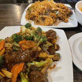 Szechwan Noodle - 116. House Chow Mein 混合炒面, 741. Broccoli Beef 牛肉西兰花 - Szechuan Near Me - Tempe, Arizona Szechwan Noodle - 116. House Chow Mein 混合炒面, 741. Broccoli Beef 牛肉西兰花 - Szechuan Near Me - Tempe, Arizona
