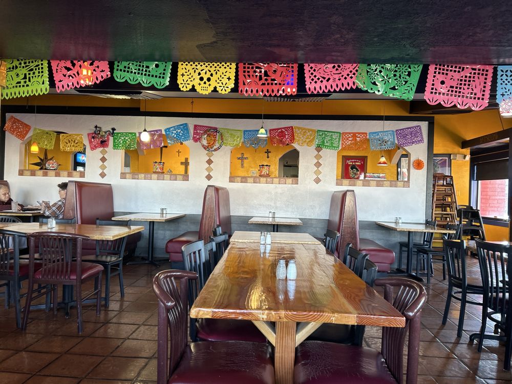 Jalapenos Bar And Grill