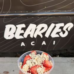 Bearies Acai - Açaí bowl. Fresh fruit