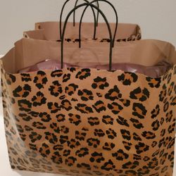 Posh Panache Boutique - Customer care exemplified here...and I love the tissue and stylish bags at purchase time.