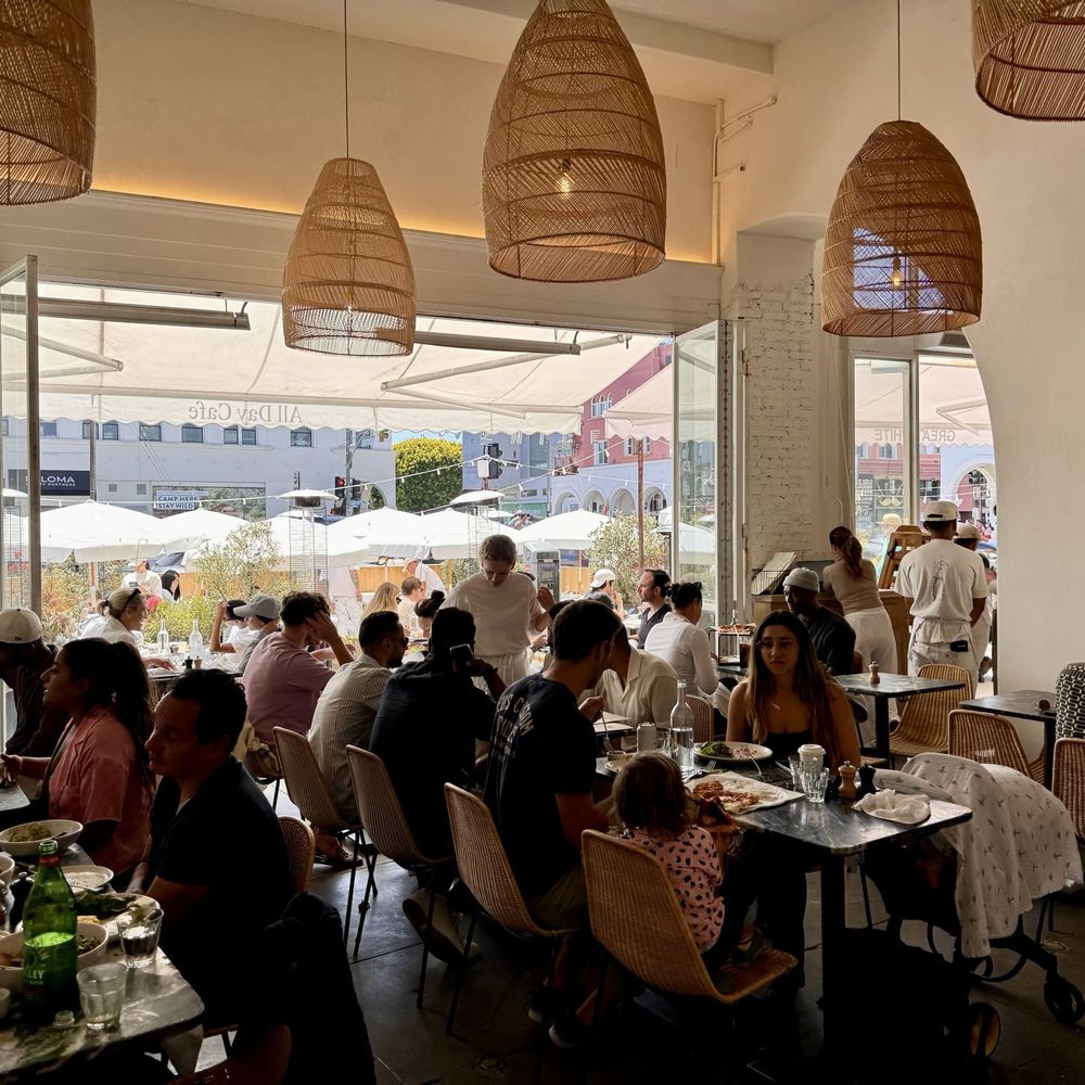 Great White - Cafes Near Me - Los Angeles, California