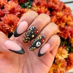 Klassiq Nail Bar - Día de los muertos nails. Done by KELLY