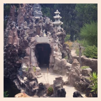 Tu Vien Kim Son Monastery - A little cave where you can say a prayer - Buddhist Temples Near Me - Watsonville, California