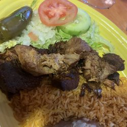 La Victoria Cocina Mexicana & Bar - Carnitas Jersey or maybe leather?  Awful. Gross. Did I just break a tooth?