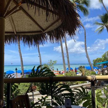 Outrigger Waikiki Beach Resort - Dukes beach view - Resorts Near Me - Honolulu, Hawaii