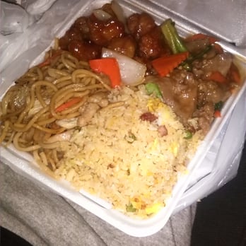 Cathay Express - Chicken chow mein, pork fried rice, broccoli beef and sweet and sour pork combination. - Chinese Near Me - Sacramento, California