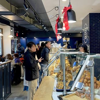 Paris Baguette - Inside / Interior / Ambience - Coffee & Tea Near Me - New York, New York Paris Baguette - Inside / Interior / Ambience - Coffee & Tea Near Me - New York, New York