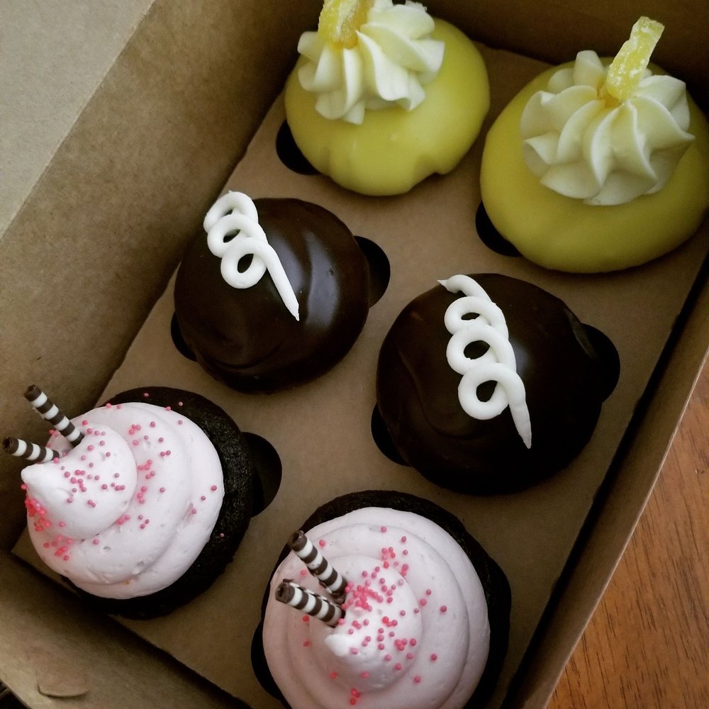 CUPCAKE CHARLIE’S 65 Photos & 140 Reviews Bakeries 6 Town Wharf