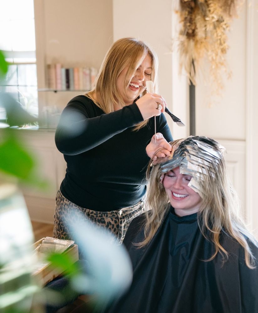 Verde Salon Image