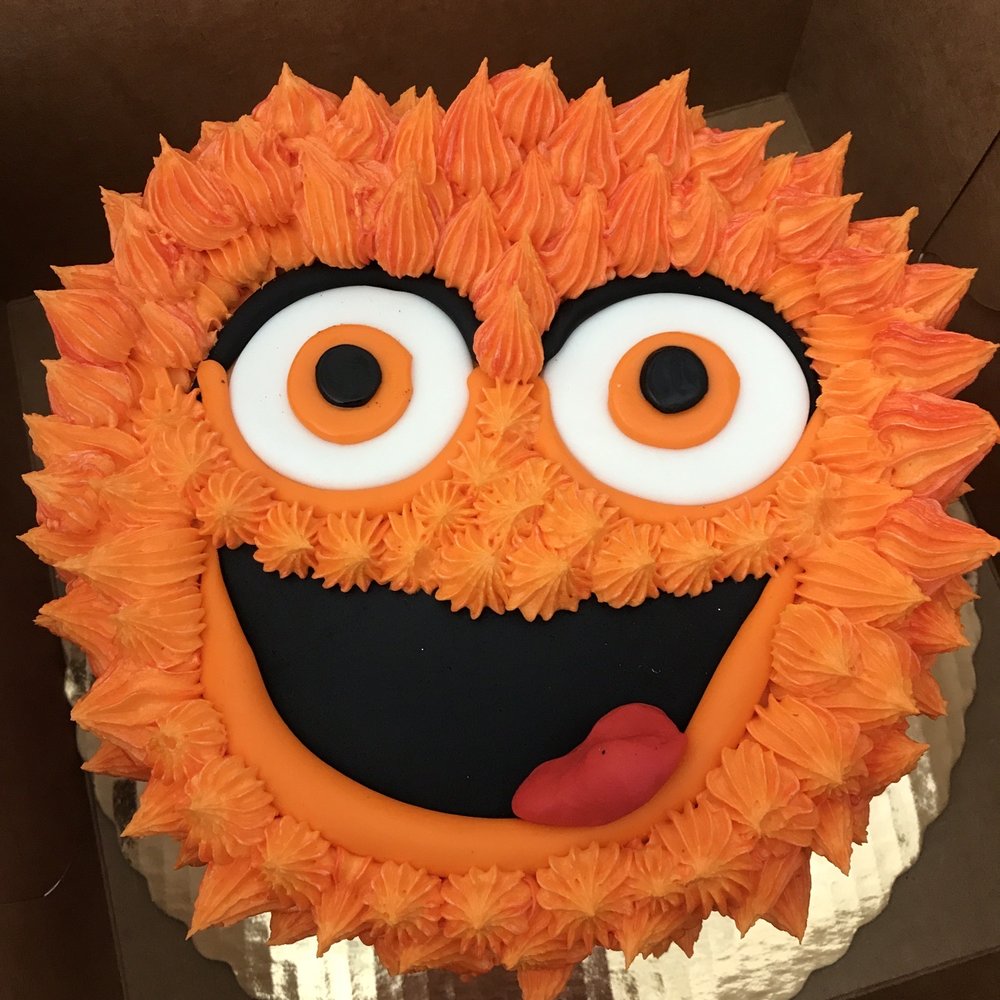 Kia's Cakes - a close up of a cake in a box - Cupcakes Near Me - Lansdowne, Pennsylvania Kia's Cakes - a close up of a cake in a box - Cupcakes Near Me - Lansdowne, Pennsylvania
