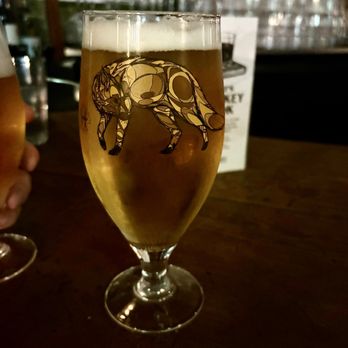 Whites Tavern - Heverlee - Irish Pub Near Me - Belfast, BFS