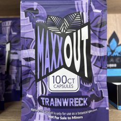 Bahama Mama - Trainwreck Kratom -
Why stick to one blend when you can mix them all.