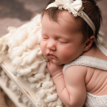 Kelsey Freeman Photography - Classic newborn photographer servicing the Atlanta, Georgia area through the Birmingham, Alabama area. Classic portrait of sleeping newborn. - Session Photography Near Me Kelsey Freeman Photography - Classic newborn photographer servicing the Atlanta, Georgia area through the Birmingham, Alabama area. Classic portrait of sleeping newborn. - Session Photography Near Me