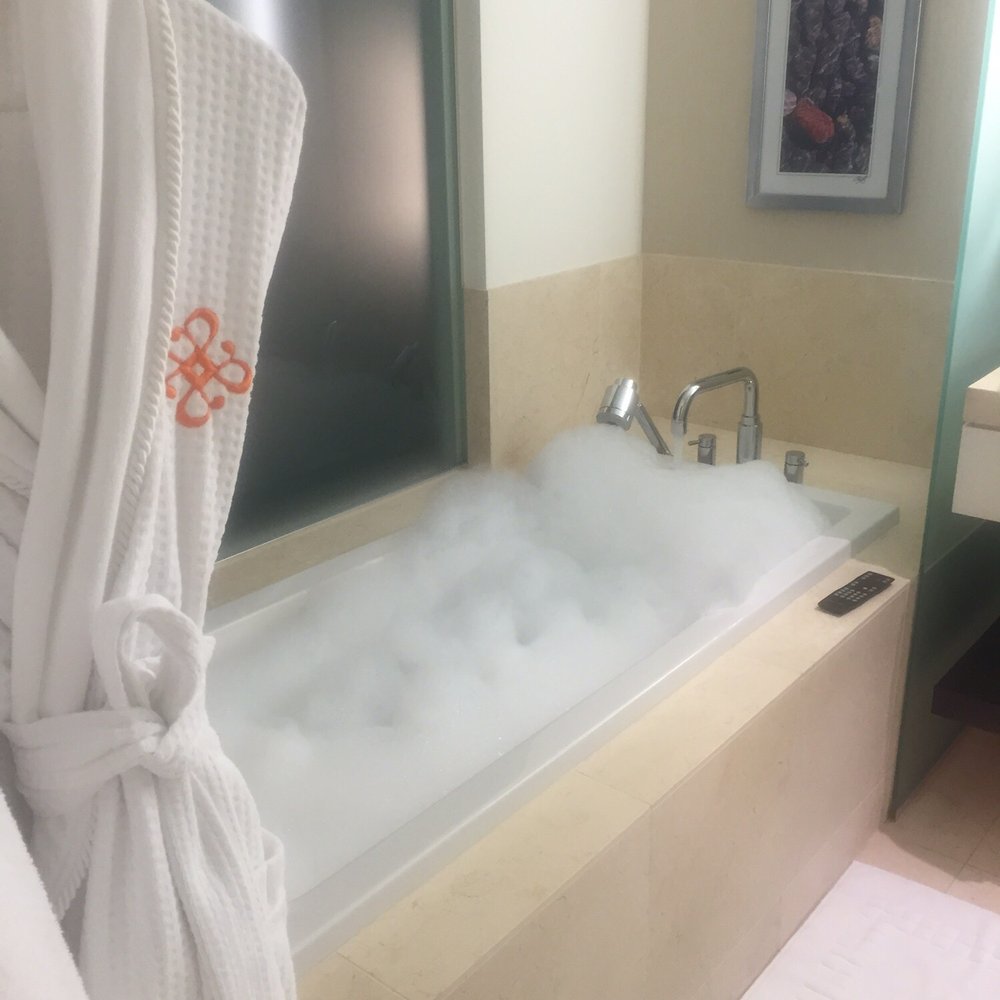 Hotel Arista - Loved relaxing and soaking in this tub after a long workday. - Hotels Near Me - Naperville, Illinois Hotel Arista - Loved relaxing and soaking in this tub after a long workday. - Hotels Near Me - Naperville, Illinois