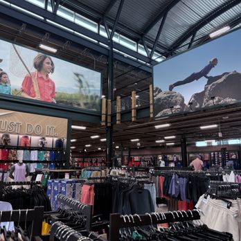 DICK'S Sporting Goods - Sports Wear Near Me - Niles, Illinois