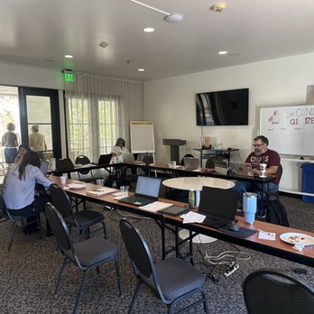 Hotel Casa 425 - Meeting space, access to outdoor area - Hotels Near Me - Claremont, California