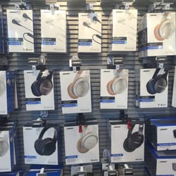 InMotion Entertainment - So many choices!!!! Wireless noise cancelling trust me!
