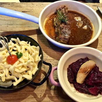 Almresi Vail - SCHMORBRATEN - Short ribs with shallots, red cabbage and Spätzle - German Near Me - Vail, Colorado