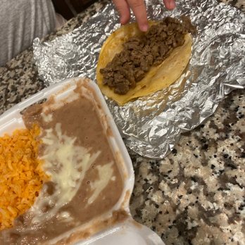 La Villa De Jerez - Taco, rice and beans - Mexican Near Me - Hollister, California La Villa De Jerez - Taco, rice and beans - Mexican Near Me - Hollister, California