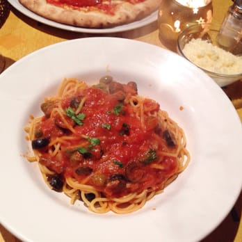 Bistro Pizzarello - Spaghetti alla puttanesca - Bars Near Me - Hamburg, HH