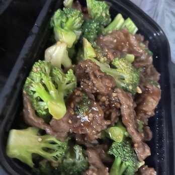 Sesame Inn - Beef with Broccoli - Chinese Near Me - Newbury Park, California Sesame Inn - Beef with Broccoli - Chinese Near Me - Newbury Park, California