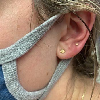 Studio 28 - Upper lobe piercing courtesy of the lovely Kirsten! - Piercing Near Me - New York, New York Studio 28 - Upper lobe piercing courtesy of the lovely Kirsten! - Piercing Near Me - New York, New York