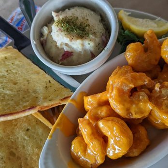 Pinchers - Bam bam shrimp with garlic mash potatoes and garlic bread. Delicious! - Seafood Near Me - Naples, Florida Pinchers - Bam bam shrimp with garlic mash potatoes and garlic bread. Delicious! - Seafood Near Me - Naples, Florida