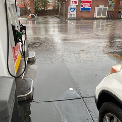 Shell - Drainage issues in front of gas pumps