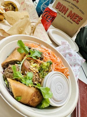 Bun Mee by null