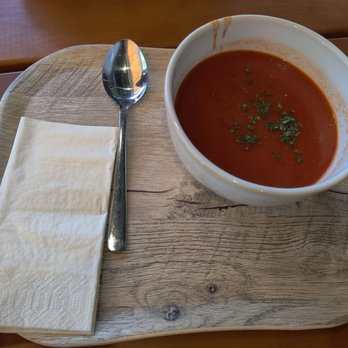 Münchner Suppenküche - Tomato Basil, nice sweet taste - Soup Near Me - Munich, BY Münchner Suppenküche - Tomato Basil, nice sweet taste - Soup Near Me - Munich, BY