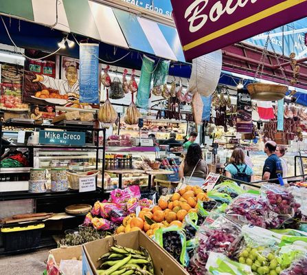 Arthur Avenue Retail Market by null
