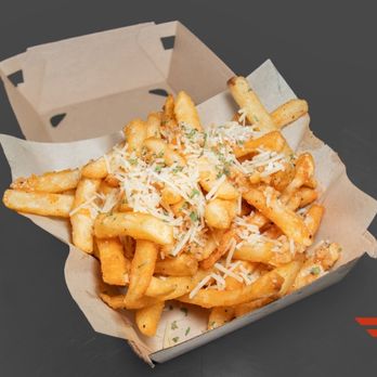 Wing - Garlic truffle fries - Seafood Near Me - Butler, Georgia Wing - Garlic truffle fries - Seafood Near Me - Butler, Georgia