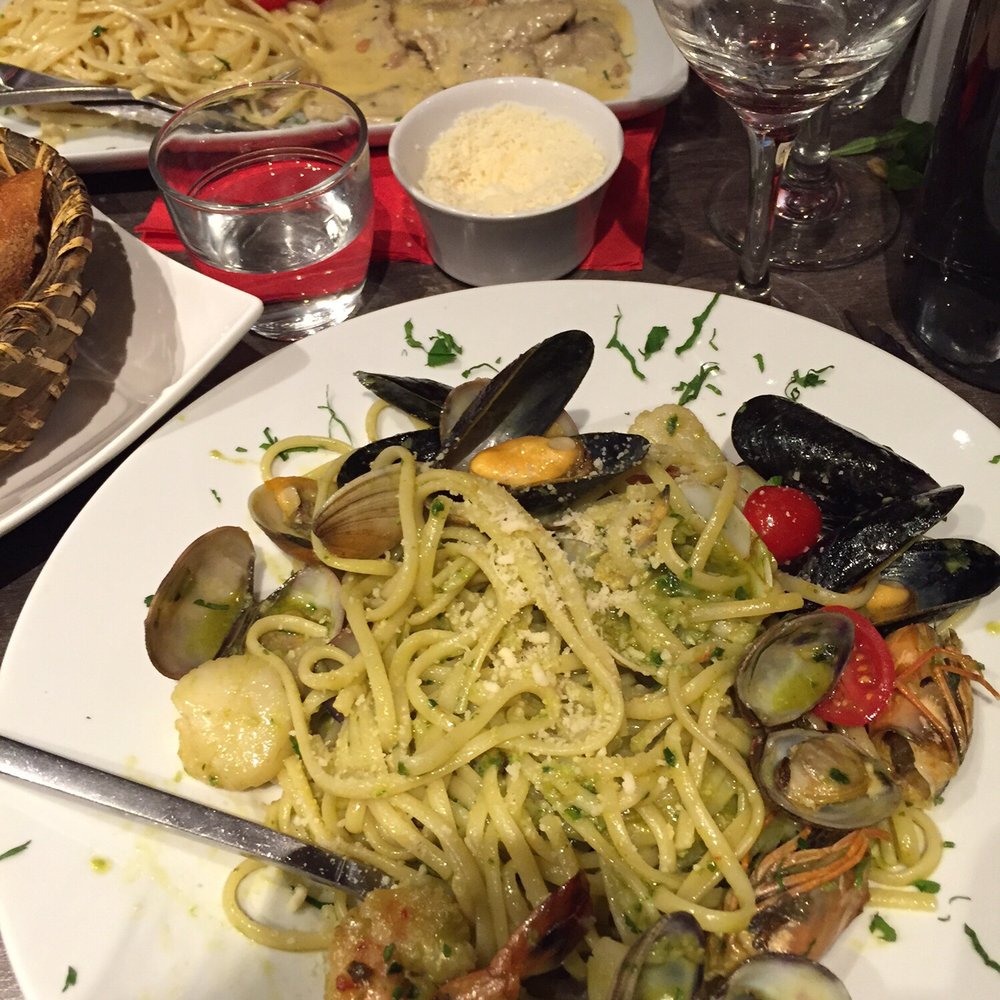 Pizza Caratello - Frutti di mare in all its gloray. - Pizza Near Me - Paris, 75