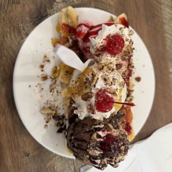 Cone Crazy on Main - Banana split with pecans - Coffee & Tea Near Me - Gray, Georgia Cone Crazy on Main - Banana split with pecans - Coffee & Tea Near Me - Gray, Georgia