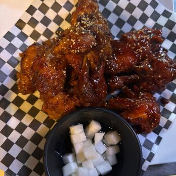 707 Sutter - Fried Chicken Wings with Spicy Sauce - Korean Near Me - San Francisco, California 707 Sutter - Fried Chicken Wings with Spicy Sauce - Korean Near Me - San Francisco, California