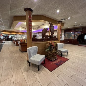 China Buffet - Large wooden sculptures, clean ambiance - Chinese Near Me - Greensboro, North Carolina