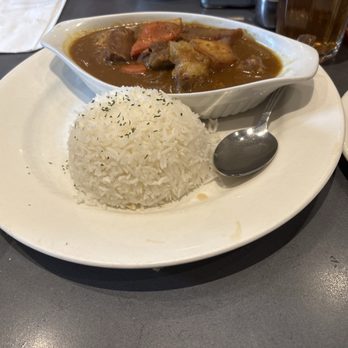 Mandarin Hong Kong Cafe - This is my favorite Macau style of curry with beef brisket with rice! - Asian Fusion Near Me - Vancouver, British Columbia Mandarin Hong Kong Cafe - This is my favorite Macau style of curry with beef brisket with rice! - Asian Fusion Near Me - Vancouver, British Columbia