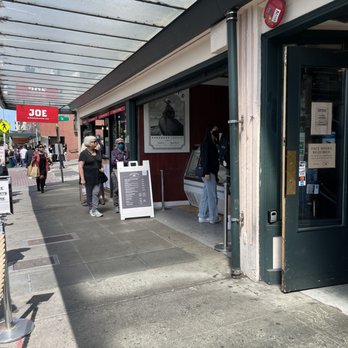 Beecher's Handmade Cheese - Outside by the line - Cheese Shops Near Me - Seattle, Washington