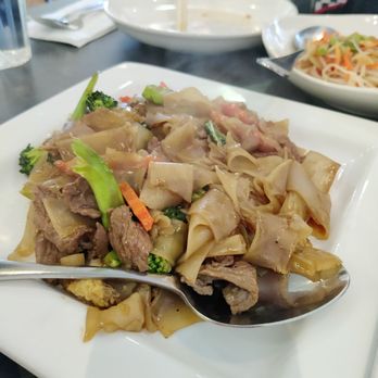 Chaba Thai Kitchen - Pad see ew - Thai Near Me - San Diego, California Chaba Thai Kitchen - Pad see ew - Thai Near Me - San Diego, California