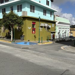 Piatto - Local de esquina frente a la plaza